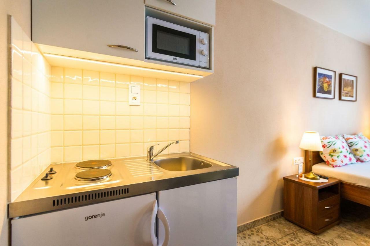 Ephelia Apartment *