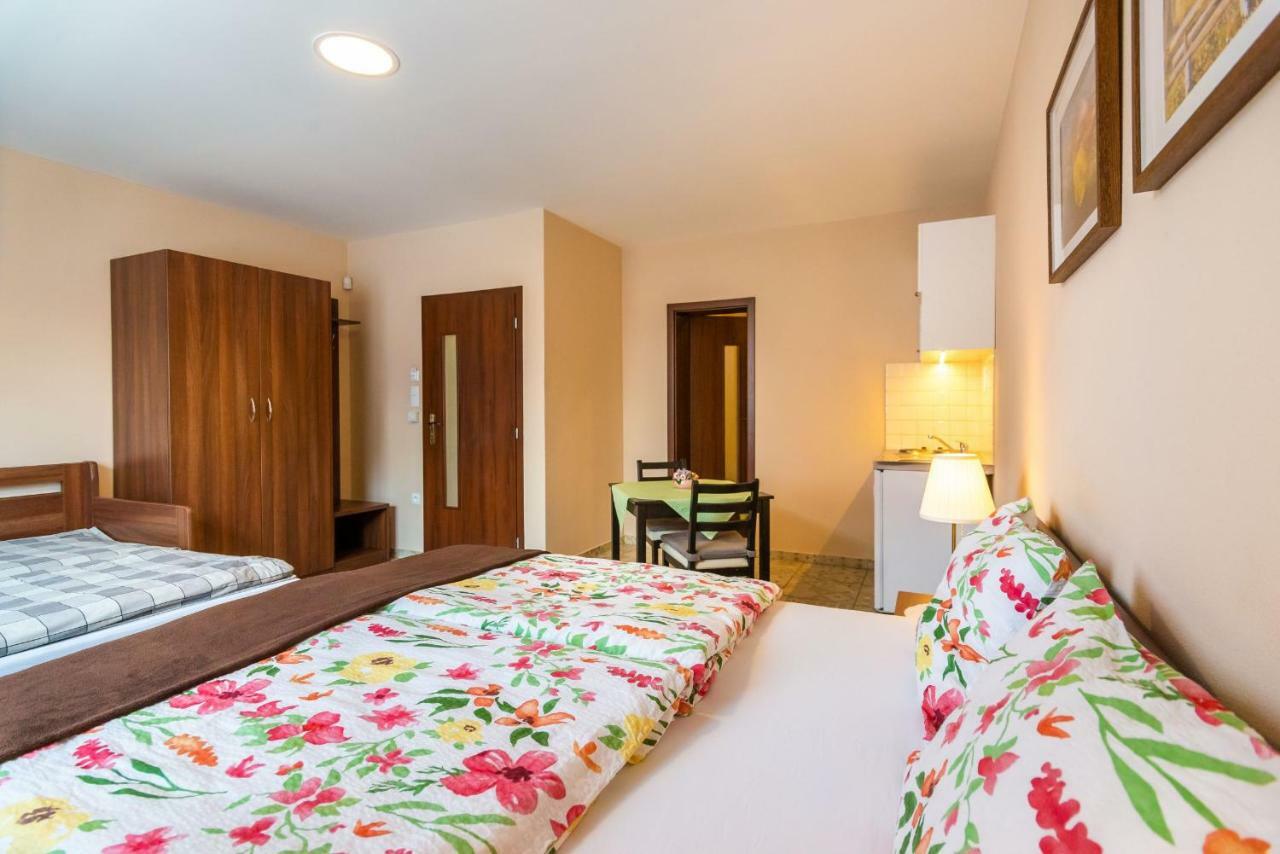 Ephelia Apartment *